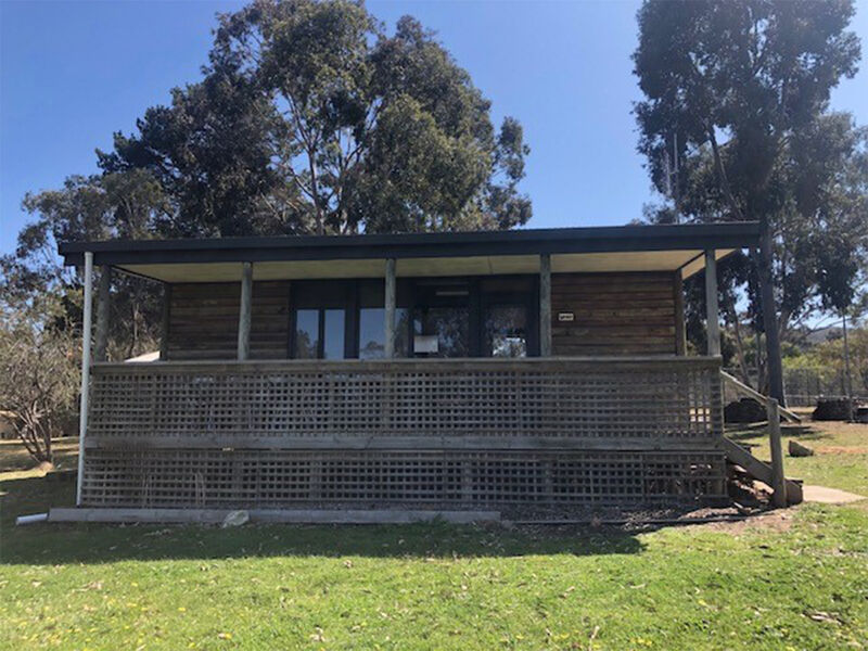 Deluxe 2 Bedroom Log Cabin